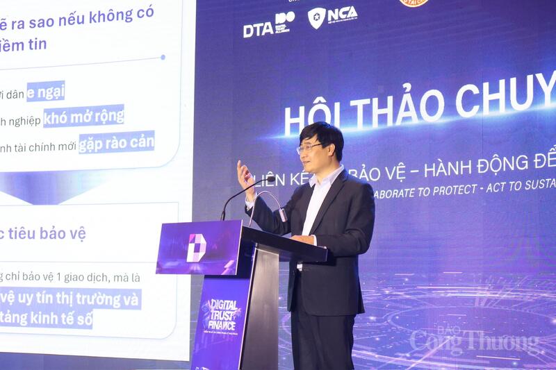 Đại tá, TS Nguyễn Hồng Quân, Phó Cục trưởng Cục An ninh mạng và phòng, chống tội phạm sử dụng công nghệ cao (A05) chia sẻ tại hội thảo. Ảnh: Phương Hà