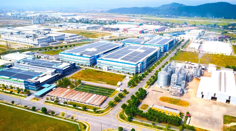 Công nghiệp của Nghệ An đang phát triển mạnh mẽ, là động lực tăng trưởng chủ lực của tỉnh. Ảnh: Mai Liễu