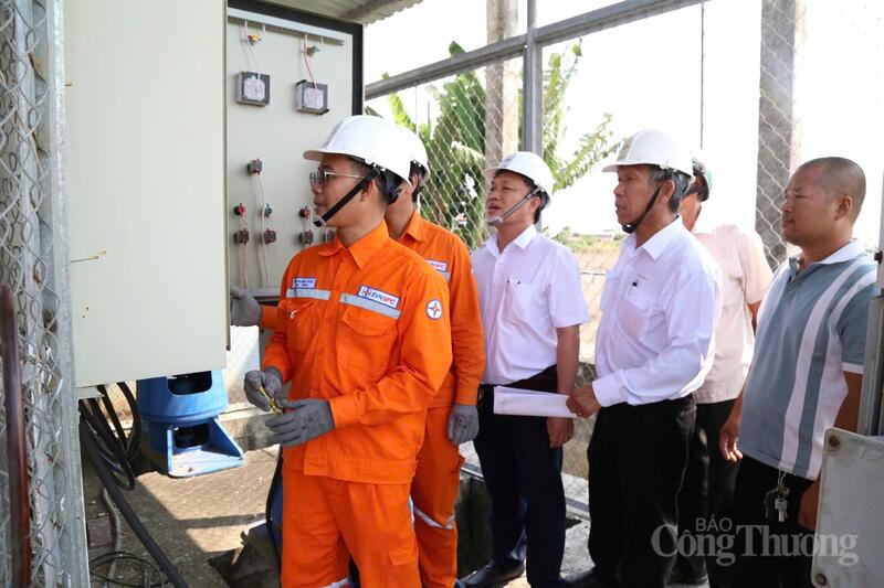 Điện lực Cần Thơ tăng cường kiểm tra, rà soát lưới điện để kịp thời xử lý các tình huống.