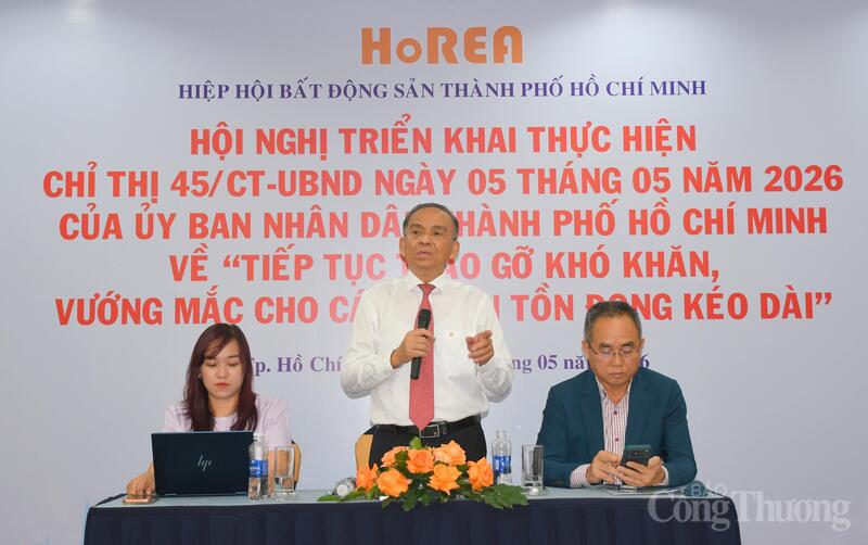 Đại diện Sở Tài chính TP. Hồ Chí Minh và Hiệp hội Bất động sản TP. Hồ Chí Minh cùng chủ trì hội nghị. Ảnh: Thanh Minh.