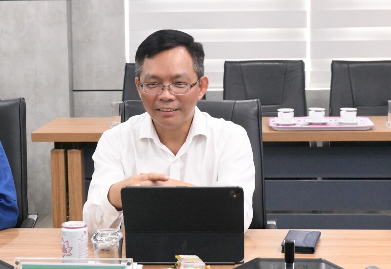 Ông Cao Tuấn Sĩ, Giám đốc NMLD Dung Quất phát biểu tại buổi làm việc. Ảnh: BSR