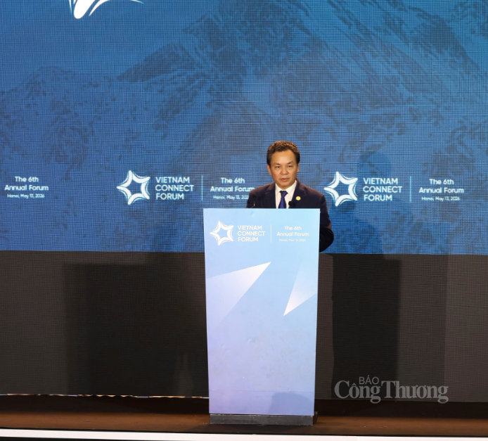 GS. Hoàng Văn Cường - Phó Chủ tịch Hội Khoa học Kinh tế Việt Nam phát biểu khai mạc Diễn đàn. Ảnh: Nhật Chi