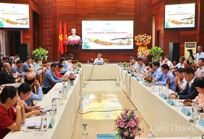 Ông Hồ Quang Bửu, Phó Chủ tịch UBND TP. Đà Nẵng chủ trì phiên trao đổi, thảo luận với cộng đồng khởi nghiệp đổi mới sáng tạo. Ảnh: Diễm Phúc