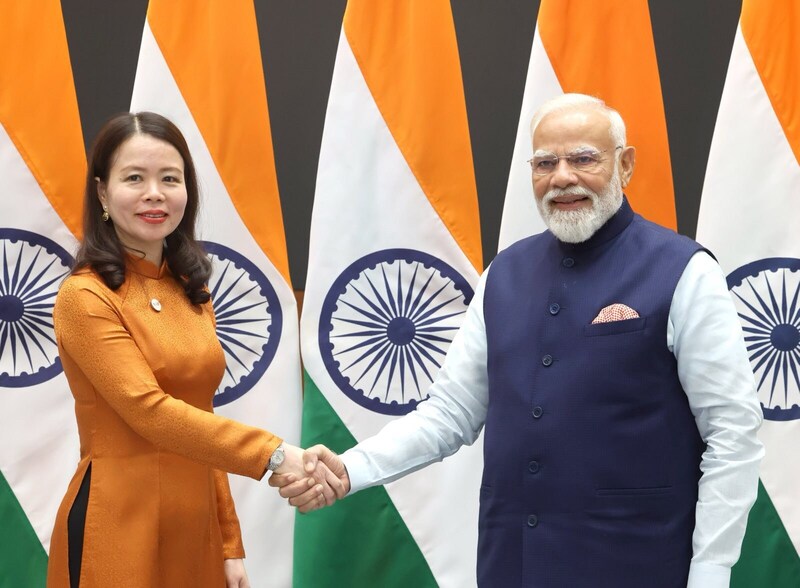 Thứ trưởng Bộ Ngoại giao Nguyễn Minh Hằng chào xã giao Thủ tướng Ấn Độ Narendra Modi.