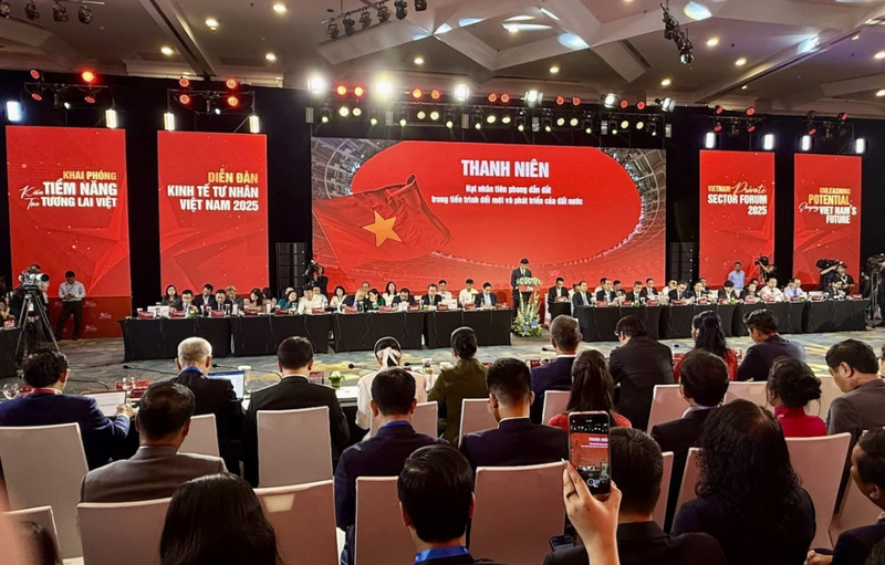 Phiên đối thoại Cấp cao Diễn đàn Kinh tế tư nhân Việt Nam 2025 do Hội Doanh nhân trẻ Việt Nam tổ chức.