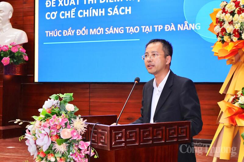 Ông Võ Đức Anh, Phó Giám đốc Trung tâm Hỗ trợ khởi nghiệp đổi mới sáng tạo Đà Nẵng kiến nghị Trung ương, Chính phủ cho phép Đà Nẵng xây dựng "Cơ chế thí điểm hỗ trợ doanh nghiệp KHCN và khởi nghiệp đổi mới sáng tạo tham gia hoạt động quốc tế". Ảnh: Diễm Phúc