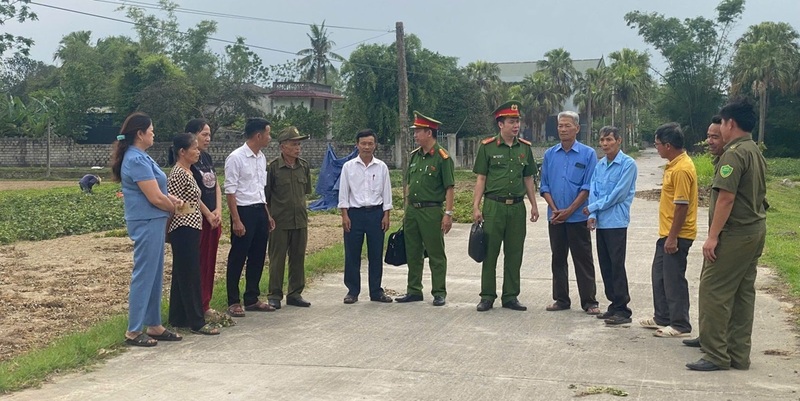 Công an phường Ngọc Sơn bám sát địa bàn, nắm tình hình, kịp thời phát hiện và tham gia giải quyết các mâu thuẫn trong Nhân dân. Ảnh: Công an Thanh Hóa