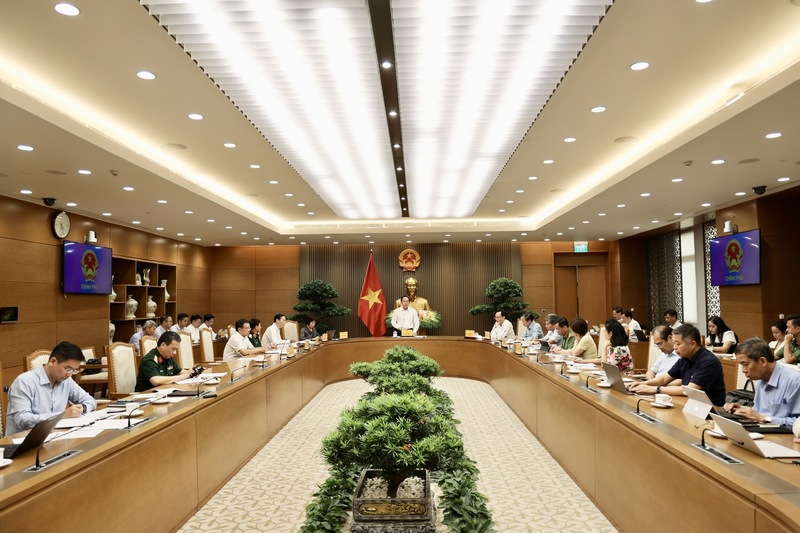 Phó Thủ tướng ghi nhận sự nỗ lực của Bộ Giáo dục và Đào tạo, các bộ, ngành và địa phương. Ảnh: VGP/Thu Sa