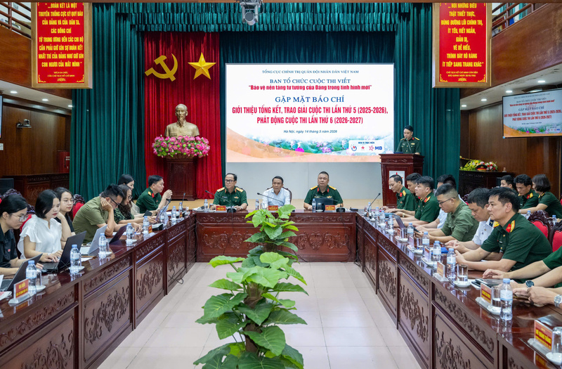 Gặp mặt báo chí thông tin về chương trình tổng kết và trao giải Cuộc thi viết “Bảo vệ nền tảng tư tưởng của Đảng trong tình hình mới” lần thứ 5 (2025 - 2026), phát động Cuộc thi viết lần thứ 6 (2026 - 2027). Ảnh: Ban tổ chức