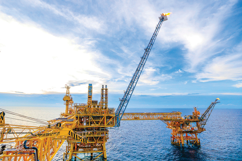 Hệ thống giàn khai thác khí mỏ Sư Tử Trắng. Ảnh: Petrovietnam