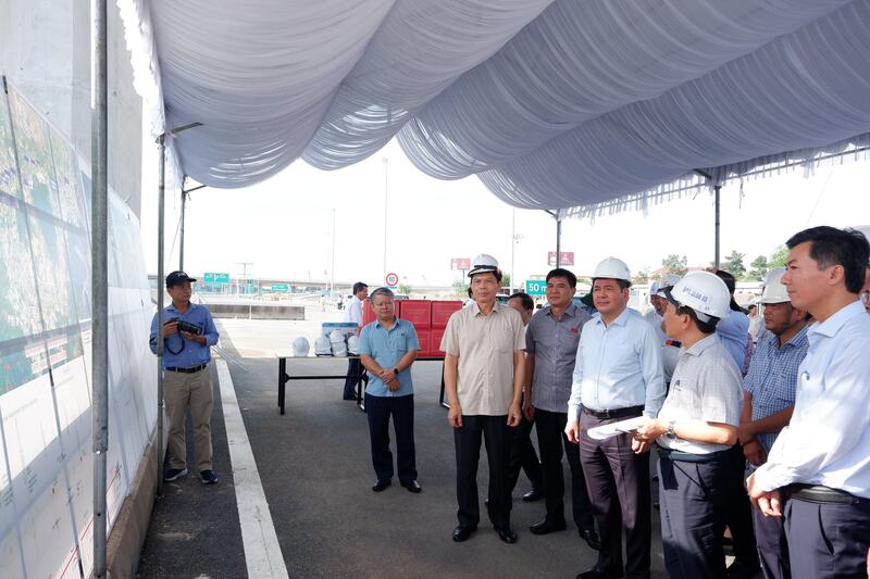 Phó Chủ tịch Quốc hội Nguyễn Hồng Diên khảo sát Dự án đầu tư xây dựng đường bộ cao tốc Biên Hòa - Vũng Tàu.