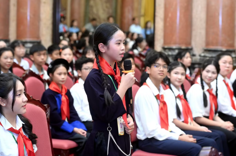 Đại biểu đội viên tiêu biểu phát biểu tại buổi gặp mặt. (Ảnh: Đăng Khoa)
