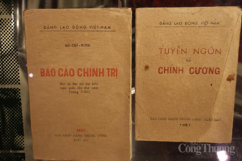 Nhiều kỷ vật của Bác Hồ được trưng bày tại Bảo tàng Hồ Chí Minh.