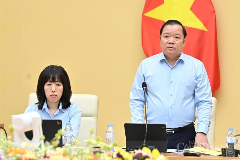 Cục trưởng Cục Kỹ thuật an toàn và Môi trường Công nghiệp Phạm Tuấn Anh báo cáo tại buổi làm việc. Ảnh: Cấn Dũng.