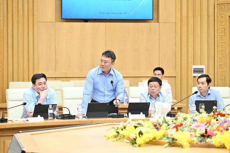 Bộ trưởng Lê Mạnh Hùng làm việc với Vụ Kế hoạch, Tài chính và Quản lý doanh nghiệp - 4
