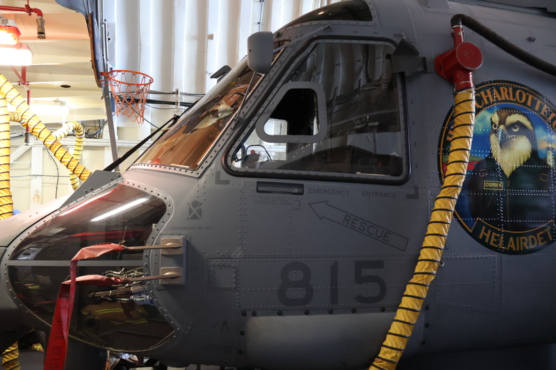 Trực thăng của tàu HMCS Charlottetown chuyên dùng để rà soát quân sự trên biển. Ảnh: Diễm Phúc