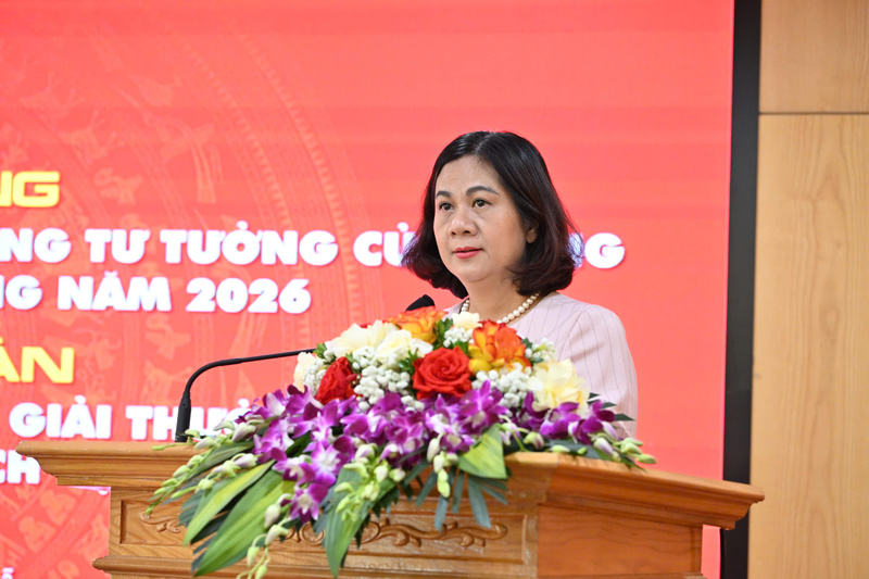 Bà Nguyễn Minh Huệ, quyền Trưởng ban Tuyên giáo và Dân vận Đảng ủy Bộ Công Thương phát biểu phát động và triển khai Cuộc thi chính luận về bảo vệ nền tảng tư tưởng của Đảng trong ngành Công Thương năm 2026.