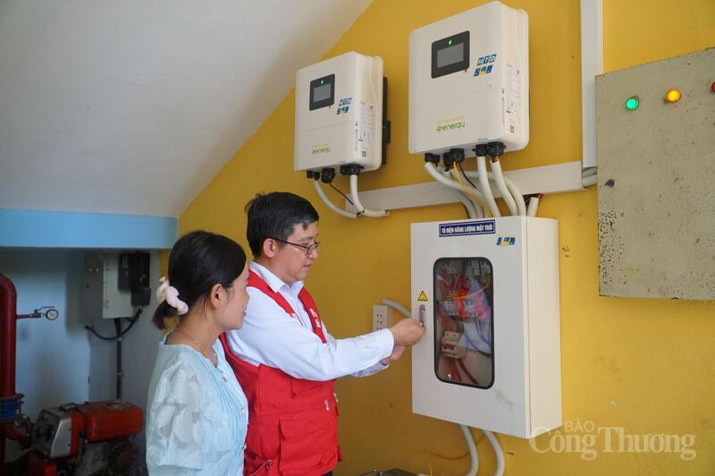 Hệ thống điện mặt trời mái nhà giúp Trung tâm chăm sóc Người cao tuổi và Người khuyết tật Chữ thập đỏ TP. Đà Nẵng giảm khoảng 50% tiền điện, trong khi các thiết bị máy móc sử dụng điện cho các trẻ em khuyết tật được sử dụng nhiều hơn.