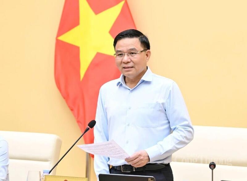 Bộ trưởng đề nghị triển khai các giải pháp tăng tổng cầu gắn với hỗ trợ doanh nghiệp, thúc đẩy tiêu dùng hàng Việt Nam. Ảnh: Cấn Dũng
