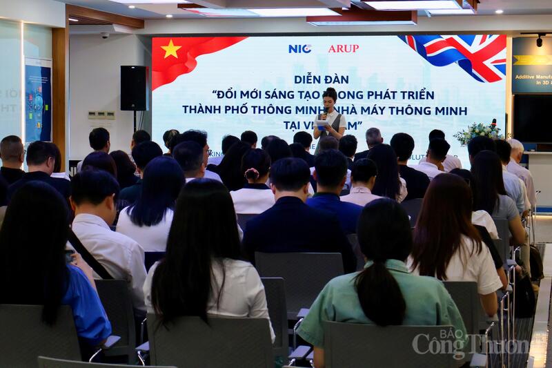 Diễn đàn “Đổi mới sáng tạo trong phát triển thành phố thông minh, nhà máy thông minh tại Việt Nam”. Ảnh: Phương Hà