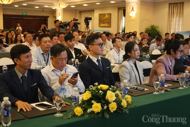 Các đại biểu tham dự hội thảo