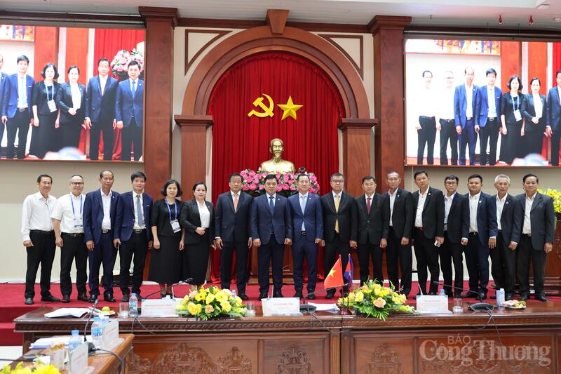 Các đại biểu tham dự hội nghị