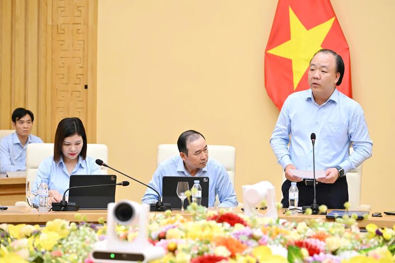 Chùm ảnh: Bộ trưởng Lê Mạnh Hùng làm việc với Cục Quản lý và Phát triển thị trường trong nước - 3