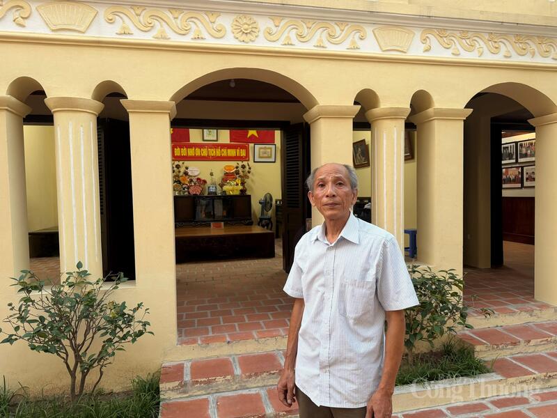 Ông Công Ngọc Dũng - cháu nội cụ Nguyễn Thị An bồi hồi nhớ lại những kỷ niệm về Bác Hồ được kể lại.