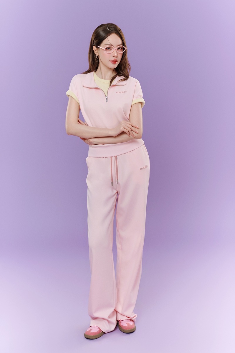 Hoa hậu Thanh Thủy với thời trang mang phong cách thanh lịch.