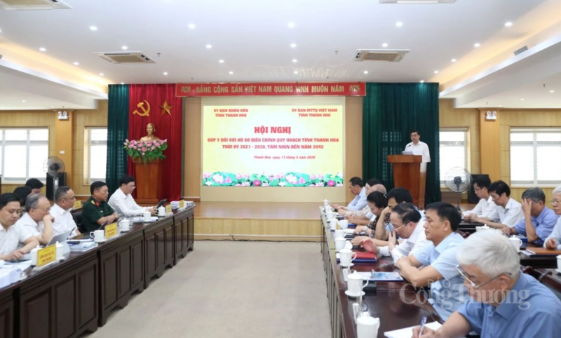 Toàn cảnh hội nghị góp ý đối với hồ sơ điều chỉnh Quy hoạch tỉnh Thanh Hóa thời kỳ 2021-2030, tầm nhìn đến năm 2045. Ảnh: Phong Sắc