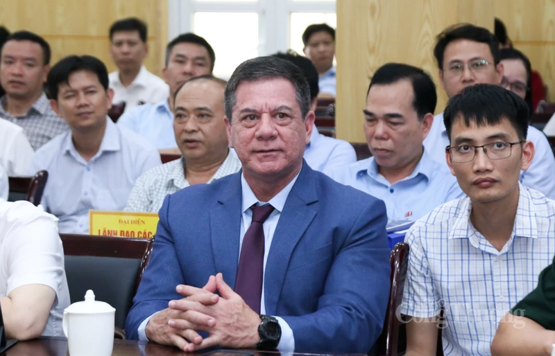 Đại diện các nhà đầu tư nước ngoài tham dự hội nghị. Ảnh: Phong Sắc