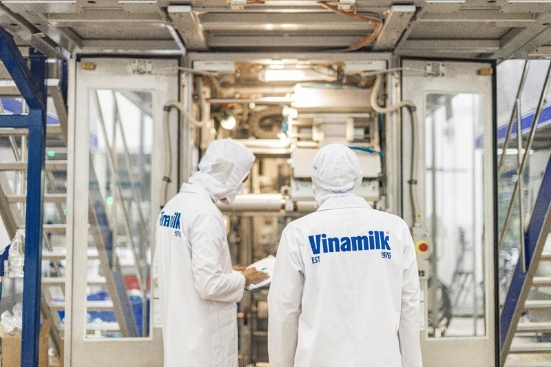 Công nghệ kép hút chân không được Vinamilk ứng dụng cho dòng sữa tươi Green Farm. Ảnh: Vi Nam