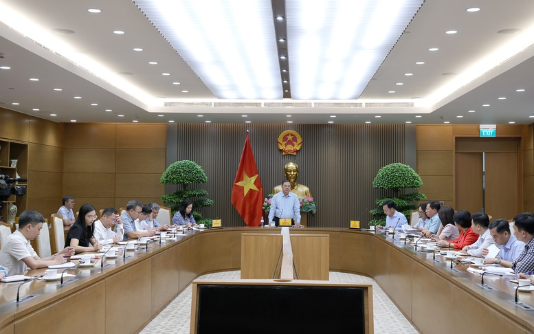 Phó Thủ tướng Thường trực Phạm Gia Túc đề nghị, thời gian tới, Ban Tổ chức Cuộc thi cần tăng cường đôn đốc các Đảng bộ trực thuộc Đảng bộ Chính phủ triển khai thực chất, hiệu quả, thu hút đông đảo cán bộ, đảng viên tham gia - Ảnh: VGP/Phương Nguyên