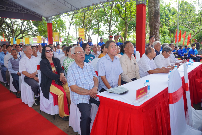 Đắk Lắk: Dâng hương kỷ niệm 136 năm Ngày sinh Chủ tịch Hồ Chí Minh - 4