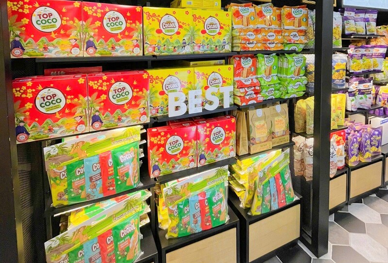 Các hệ thống như GO!, Co.opmart, Winmart hay sân bay, cửa hàng đặc sản Đà Nẵng … dần trở thành kênh tiêu thụ quen thuộc của một số sản phẩm OCOP. Ảnh: Diễm Phúc