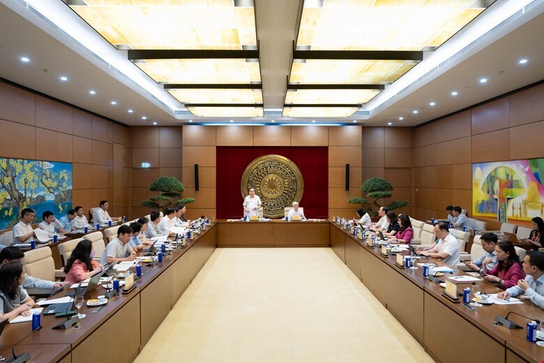 Chủ tịch Quốc hội Trần Thanh Mẫn chủ trì cuộc làm việc với Văn phòng Quốc hội về các nhiệm vụ năm 2026 và cả nhiệm kỳ. Ảnh: Quochoi.vn