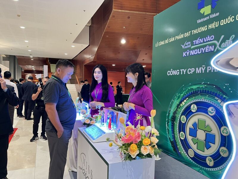 Thương hiệu quốc gia phải được xác định là tài sản chiến lược, phản ánh năng lực cạnh tranh tổng thể và uy tín của Việt Nam trong chuỗi giá trị toàn cầu. Ảnh minh họa