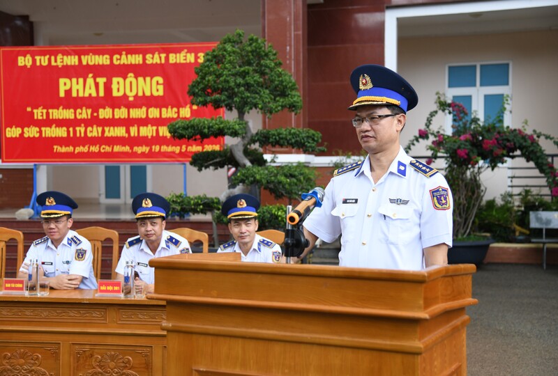 Đại tá Cao Xuân Quận phát biểu tại lễ phát động trồng cây. Ảnh: Đức Định