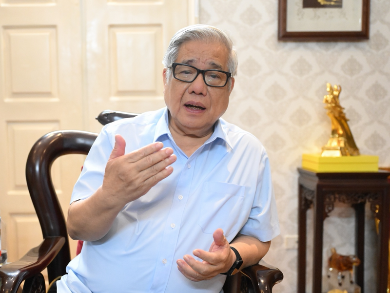 GS.TSKH Vũ Minh Giang - Chủ tịch Hội đồng Khoa học v&agrave; Đ&agrave;o tạo Đại học Quốc gia H&agrave; Nội, Ph&oacute; Chủ tịch Hội Khoa học Lịch sử Việt Nam, Ủy vi&ecirc;n Hội đồng Di sản Quốc gia Việt Nam. Ảnh: Nguy&ecirc;n Kh&aacute;nh