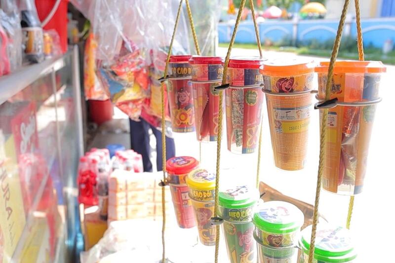 'Ma trận' bánh kẹo bẩn trước cổng trường và bài toán xử lý tận gốc - 1