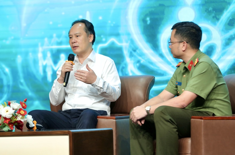 TS.BS Nguyễn Hoàng Phúc - Phó Giám đốc Trung tâm Điều phối Quốc gia về ghép bộ phận cơ thể người. Ảnh: Ngô Nhung