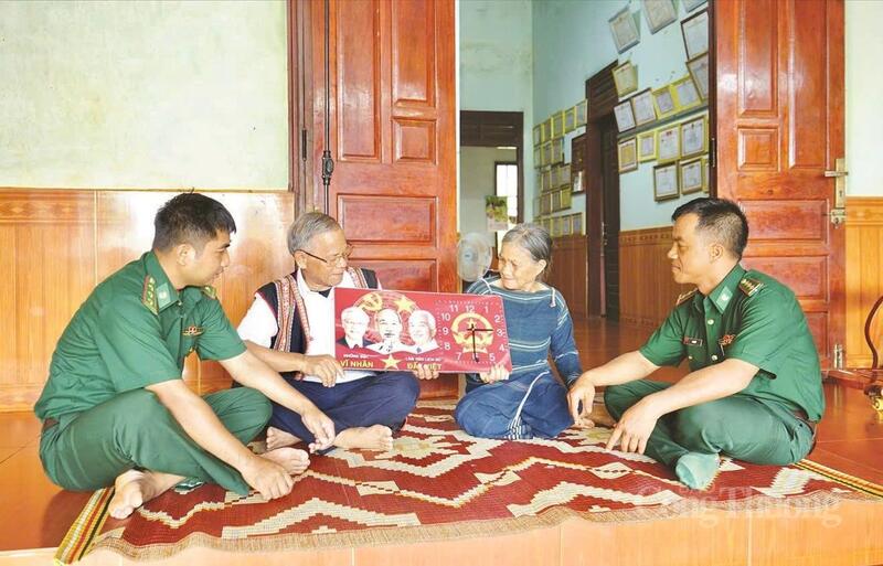 Ở làng Bua (xã Ia Pnôn), già làng Rơ Châm Ét vẫn được bà con nhắc đến như một tấm gương mẫu mực. Ảnh: Hiền Mai