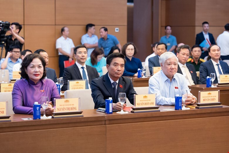 Các đồng chí Lãnh đạo Quốc hội tham dự buổi Lễ.