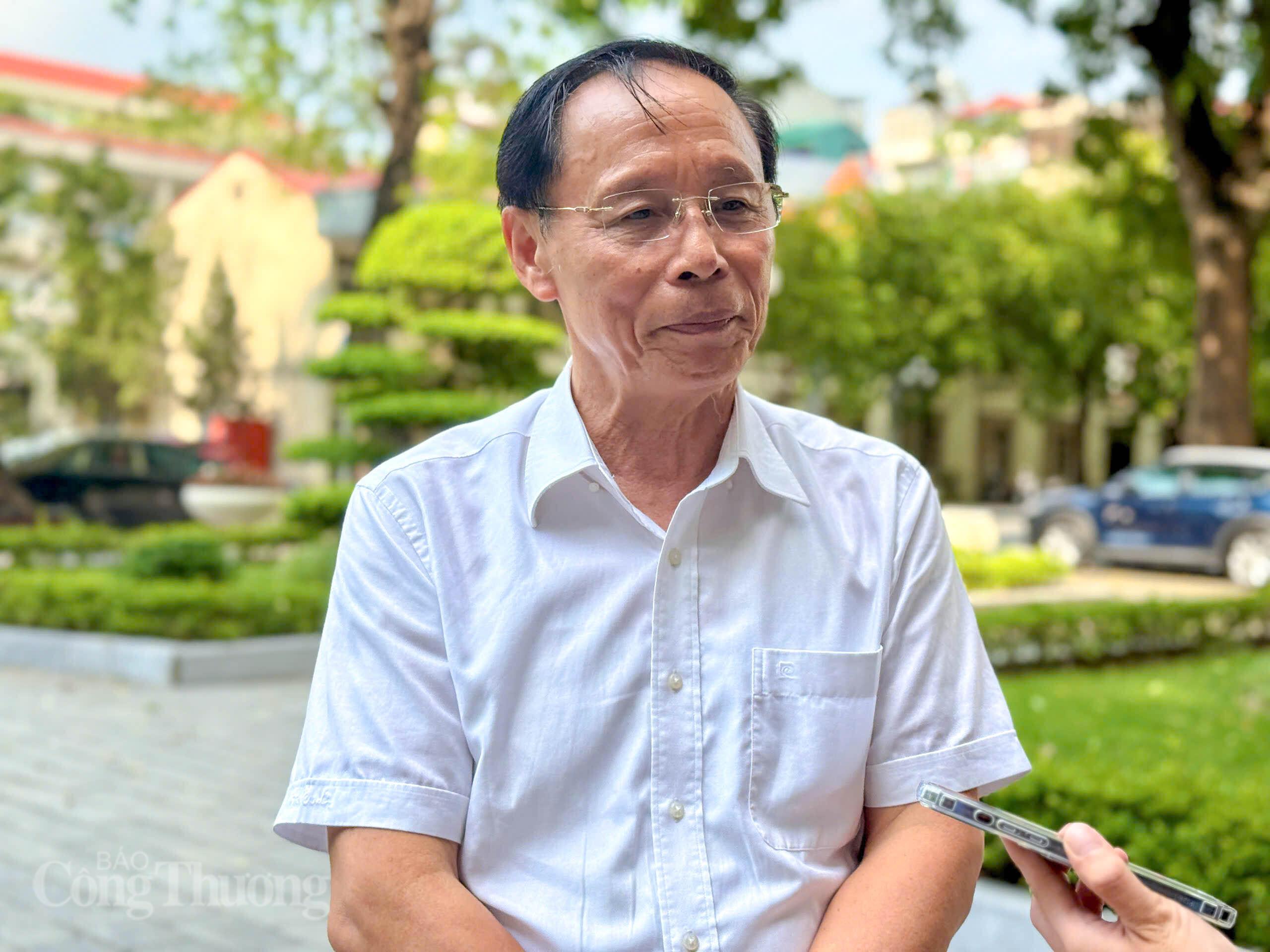 PGS.TS Trương Ngọc Nam trao đổi với phóng viên Báo Công Thương. Ảnh: Trần Lê