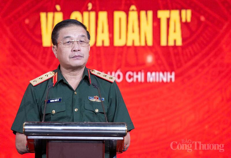 Thượng tướng Trương Thiên Tô phát biểu tại buổi lễ.