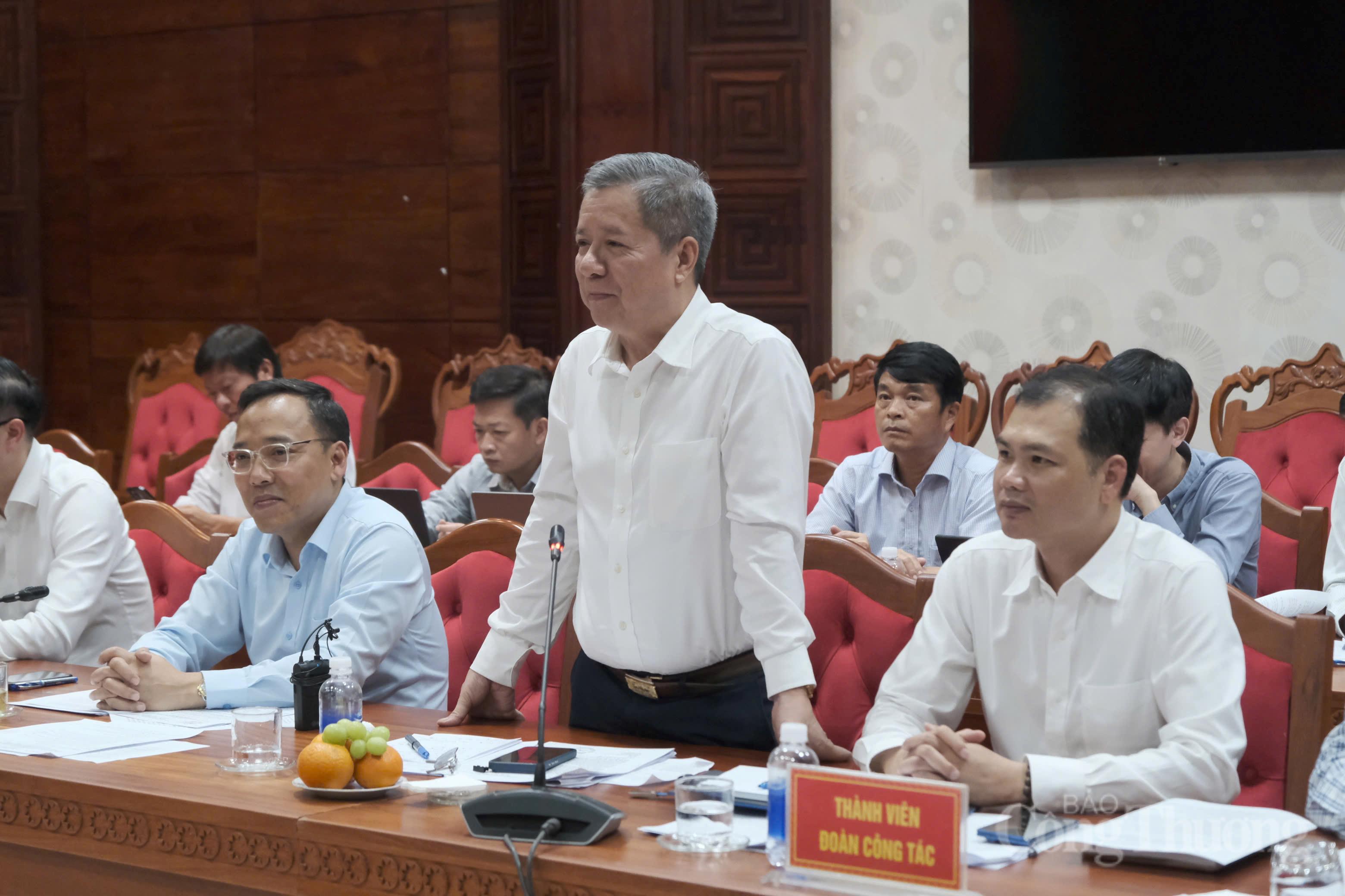 Ông Bùi Quốc Huy, Phó Cục trưởng Cục Điện lực, Bộ Công Thương phát biểu tại buổi làm việc. Ảnh: Lê Sơn