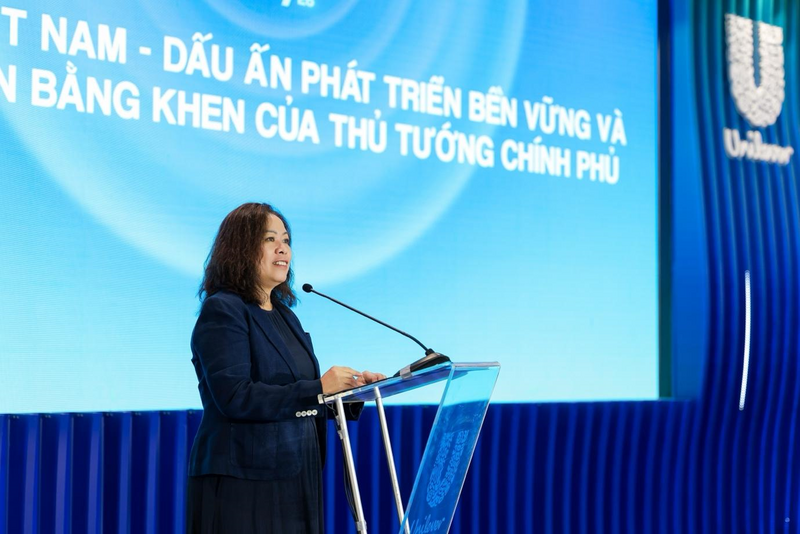 Bà Nguyễn Thị Bích Vân, Tổng Giám đốc Quốc gia Unilever Việt Nam, chia sẻ: “Bằng khen của Thủ tướng Chính phủ là niềm vinh dự lớn lao đối với tập thể Unilever Việt Nam.