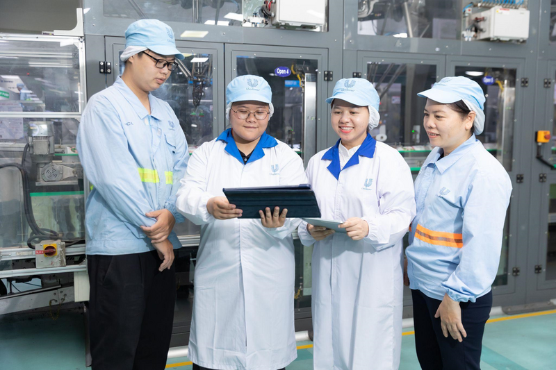 Đến nay, doanh nghiệp đã tạo ra gần 1.400 việc làm trực tiếp và đóng góp vào hệ sinh thái khoảng 10.000 việc làm gián tiếp thông qua mạng lưới đối tác rộng khắp.