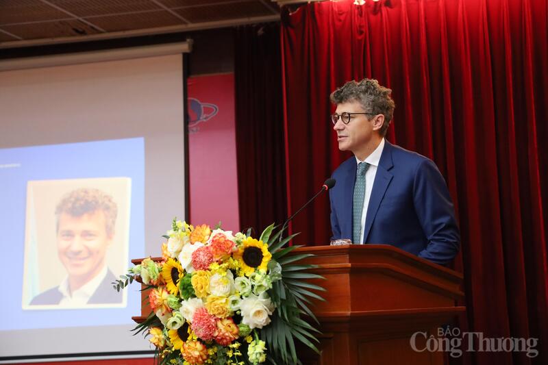 Ông Jonathan Baker, Trưởng đại diện UNESCO tại Việt Nam đánh giá cao vai trò của Viện Hàn lâm Khoa học và Công nghệ Việt Nam trong suốt 51 năm qua.