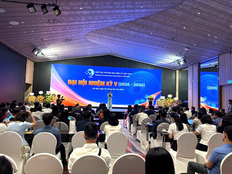 Đại hội nhiệm kỳ V của Hiệp hội Thương mại điện tử Việt Nam. Ảnh: Phong Lâm